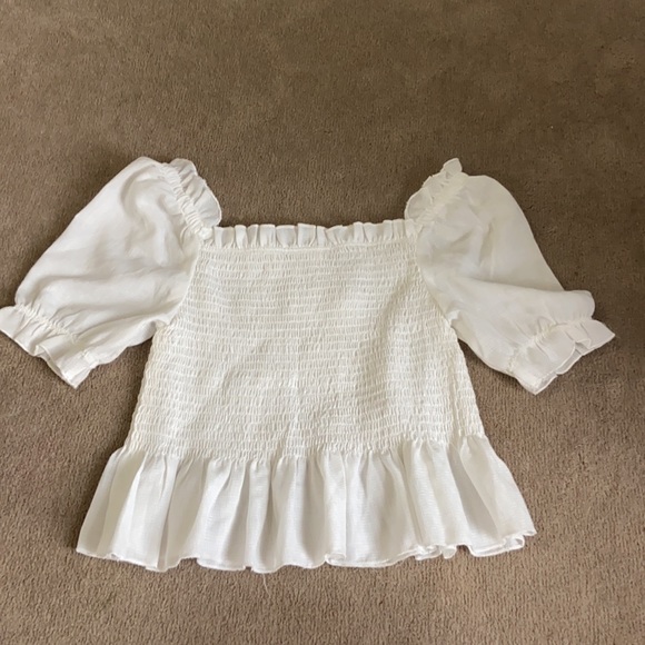 White puffy sleeve top - Picture 2 of 3